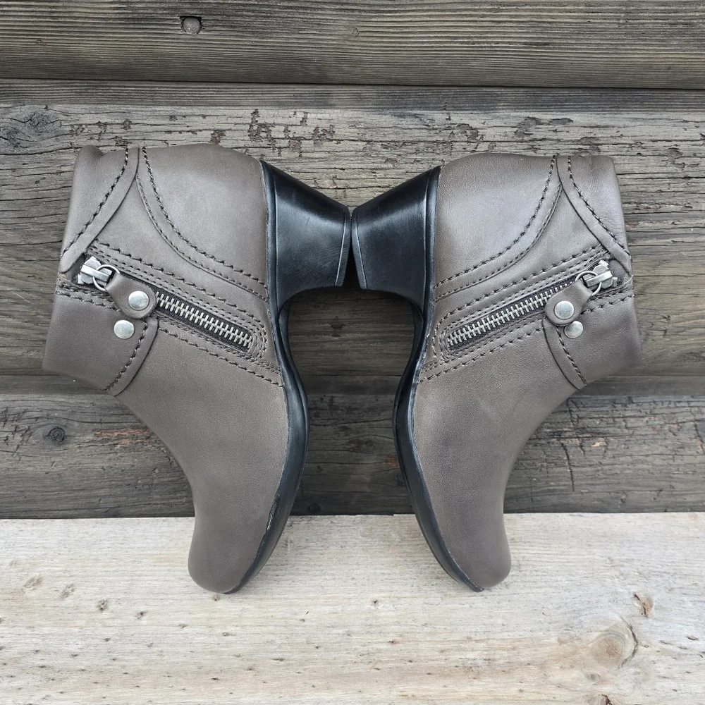 Clarks Bendables Ingalls Thames Y2K Boho Minimalist Leather Comfort Bootie 6M